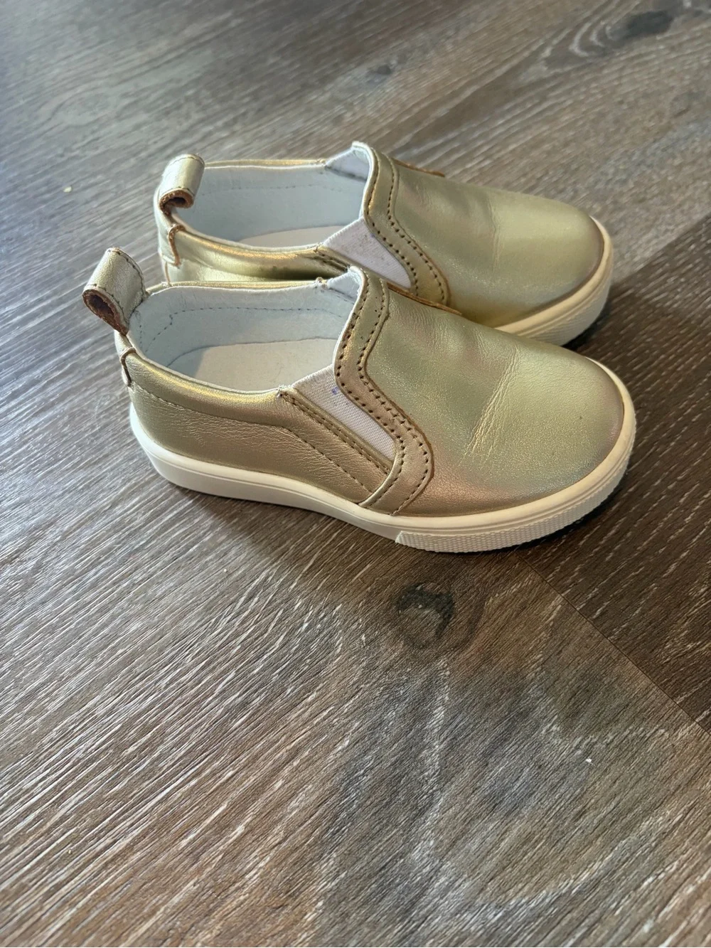Freshly picked toddler canvas shoes in size 6 gold vans leather